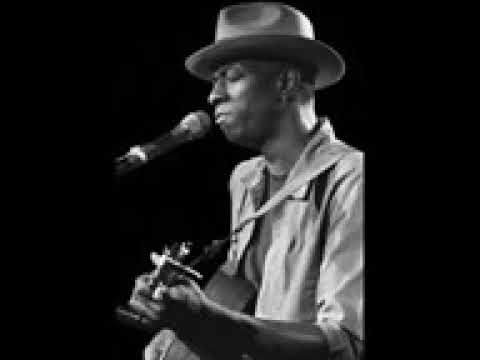 Videoclip de Isn't She Lovely — Keb' Mo'