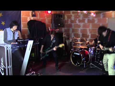 Tudor Turcu & Clipa - FALLING AWAY