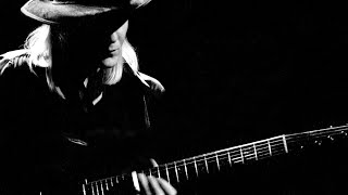 Johnny Winter  -  Mother In Law Blues  / Live  1980