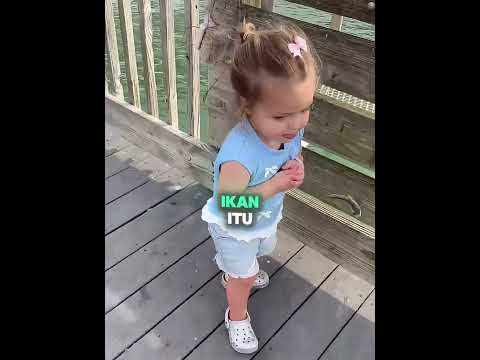 Gadis Kecil Pemberani Menyelamatkan Seekor Ikan ❤️
