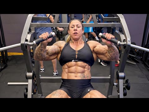Patricia Combinato | Power, Muscle & Dedication | Female Bodybuilder