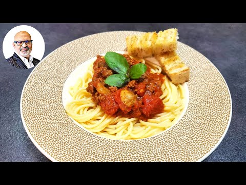 HOW TO MAKE SPAGHETTI BOLOGNESE | A Family Favourite To Win Hearts