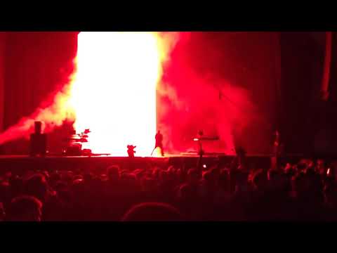 BLOOD ON THE LEAVES LIVE - Kanye's Best Ever Live Performance