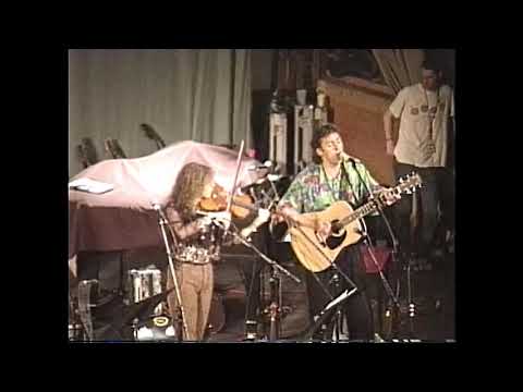 Robyn Hitchcock - 5 songs live on Mountain Stage 4/28/91 with Peter Buck R.E.M.
