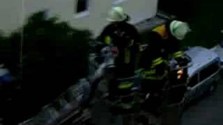 preview picture of video 'feuerwehr  königsbrunn  übung drehleiter'