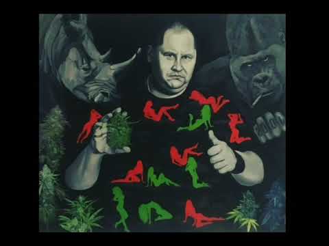 02. ★Wini - Kosmiczny pył prod. DJ Pete, gościnnie Mops [DMW]