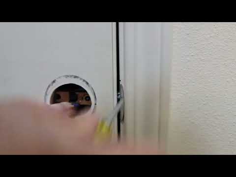 HOW TO OPEN A STUCK DOOR.. HANDLE TURNS BUT BOLT WON'T RECEDE