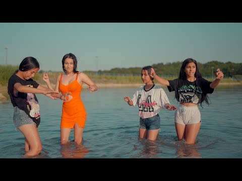 Sofia a spol - Tanecne cover video od GipsyTitanic