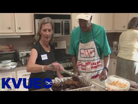 Roscoe Overton hosts Juneteenth cookout, says holiday should bring people together | KVUE