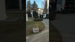 VIDEO FOTO: Colet suspect în Vâlcea - Polițiștii au oprit circulația pe mai multe străzi 1 video