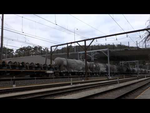 8105 with 4124 general freight - 21/10/14