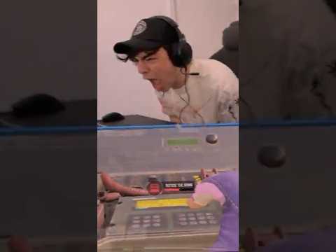 THE MOST HYPE 1v5 IN COD MOBILE HISTORY...