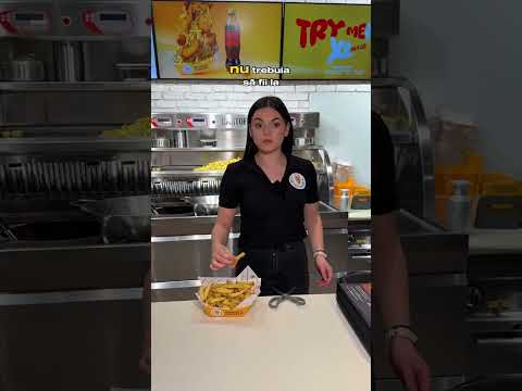 Și uite așa reușești să muncești mai cu spor 🤣 #cartofisserie #cartofiprajiti #romania #angajati