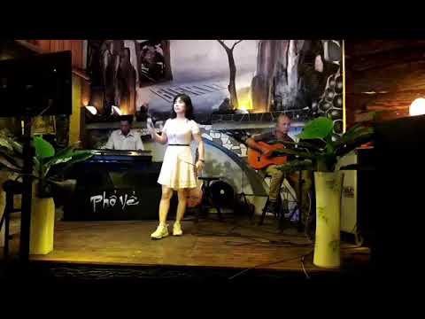 Thể hiện bởi Hoài Mỹ