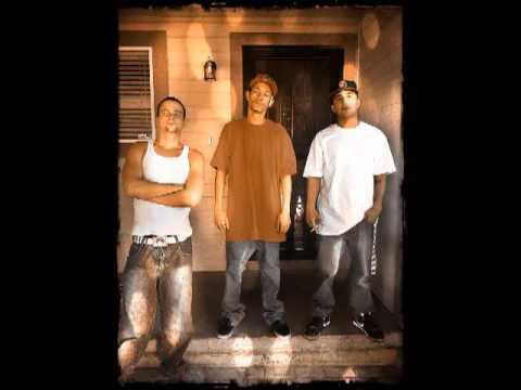 Foti Ounce - I'm No King ft. D Boy & G Locz