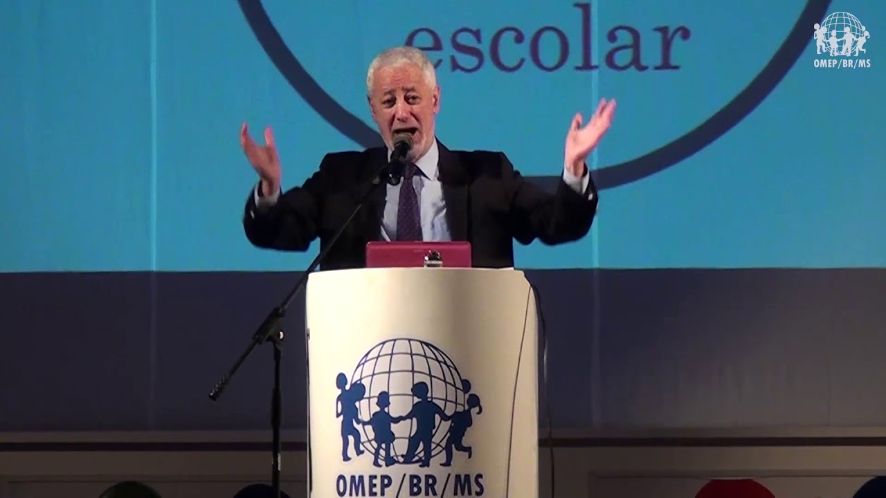 Palestra O futuro presente das escolas e dos professores por Antonio Novoa