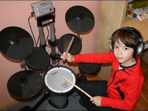 Igor Falecki 6 years old drummer  -Roland HD1