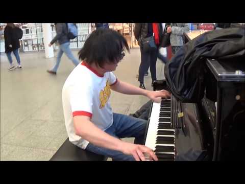 NUT ROCKING DUDE SENDS AUDIENCE CRACKERS