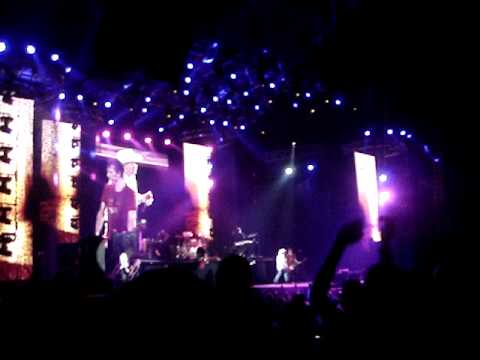 Guns N'Roses - Knockin' On Heaven's Door (Moscow, 2010)