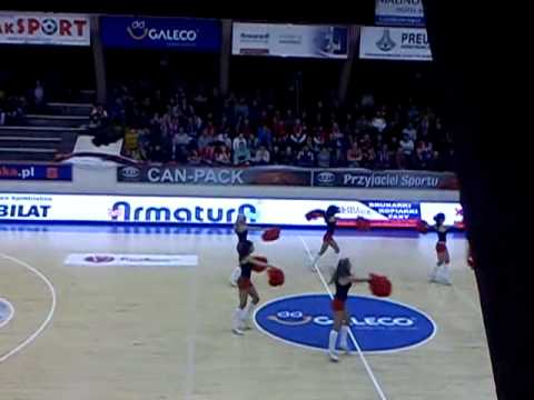 Wisła Kraków - Frisco Brno 11.01.2012 cheerleaderki part1