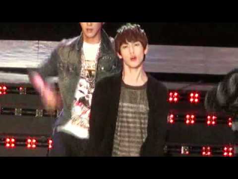 [Fancam] 100828 ZE:A Siwan - Level Up @ Let's Start Sharing Concert