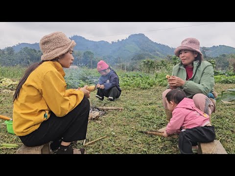 Thu was very happy that Tuyet came to visit, and she told Tuyet about Hoi's mother.