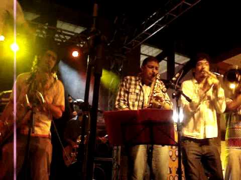 Rodrigo Revelles em Show com Abayomy Afrobeat Orquestra no Centro Cultural Ação da Cidadania