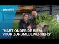 Karin zorgt voor tulpen bij zorgmedewerkers zorg met doneeractie