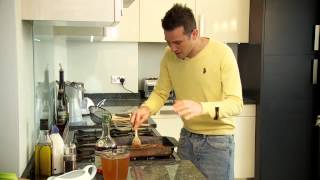 How to make gravy sauce for roast chicken - with Dean Edwards.