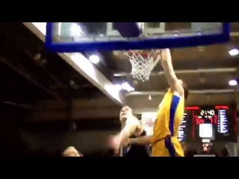 Žanis Peiners dunk over 7'1 Anžejs Pasečņiks. 18.02.2015.