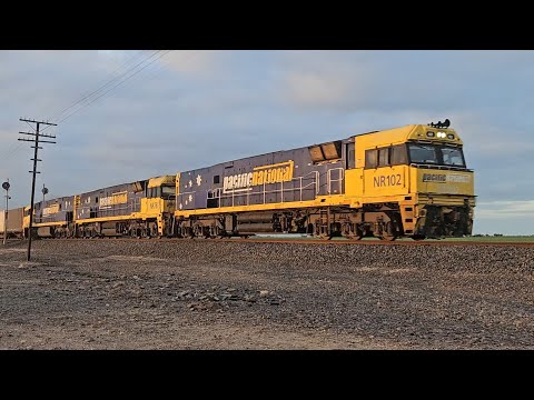 2PM6 PN up "Linfox Express #3" (NRs 102 76 78), Perth to Melbourne, 1820, 2/10/25, Murtoa South VIC