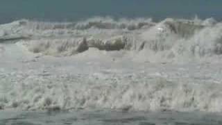 preview picture of video 'Oregon Surf Lincoln City August 2008'
