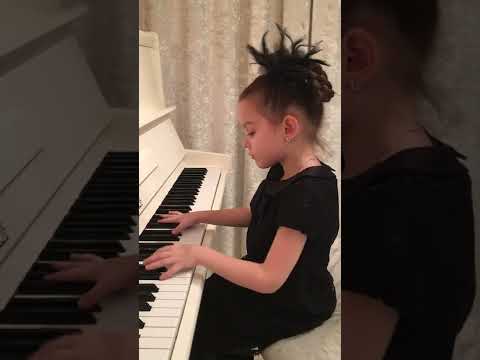 Агафья Корзун, 4,5 года, Птички-синички, В. Андреева