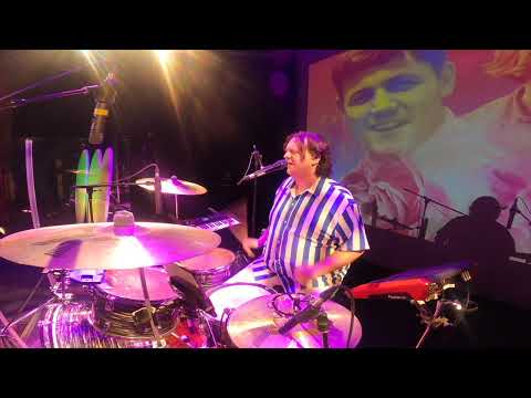 Don't Worry Baby - BackBeat - OFFICIAL VIDEO