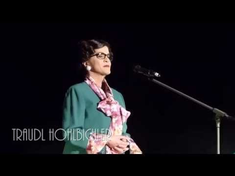 Traudl Hohlbichler - "Broadwärschd sind mei größdes Glück" - Diamond's Are a Girl's Best Friend