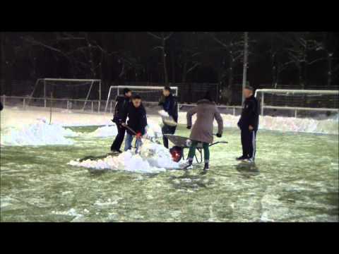 Schneeräum-Aktion bei SV Horst-Emscher 08