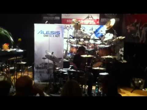 Alesis Drums mit Marcel Bach