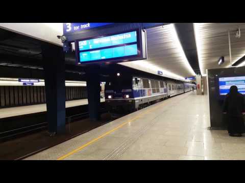 EP09-040 + IC ŚLĘŻA z Wrocławia Gł. do Warszawy Wsch. odjeżdża z dw. Warszawa Centr. 12.05.2017