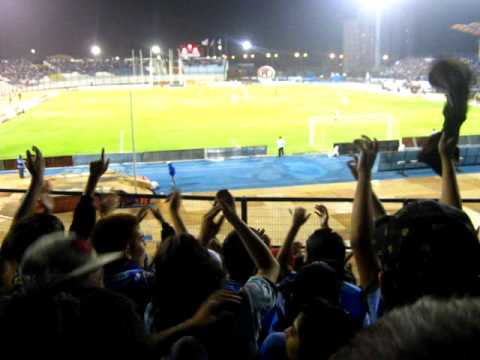 "La*Revo Iquique... Canta y salta conmigo (banda)" Barra: Furia Celeste • Club: Deportes Iquique