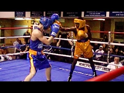 NY GOLDEN GLOVES BOXING 2015 : CHRISTIAN BERMUDEZ / DASHAUN JOHNS : 141lb open . 3 rounds