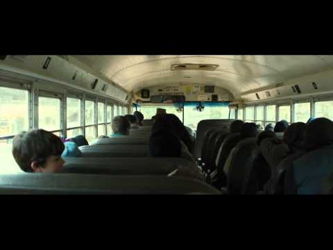The 5th Wave (Clip 'Cassie Misses the Bus')