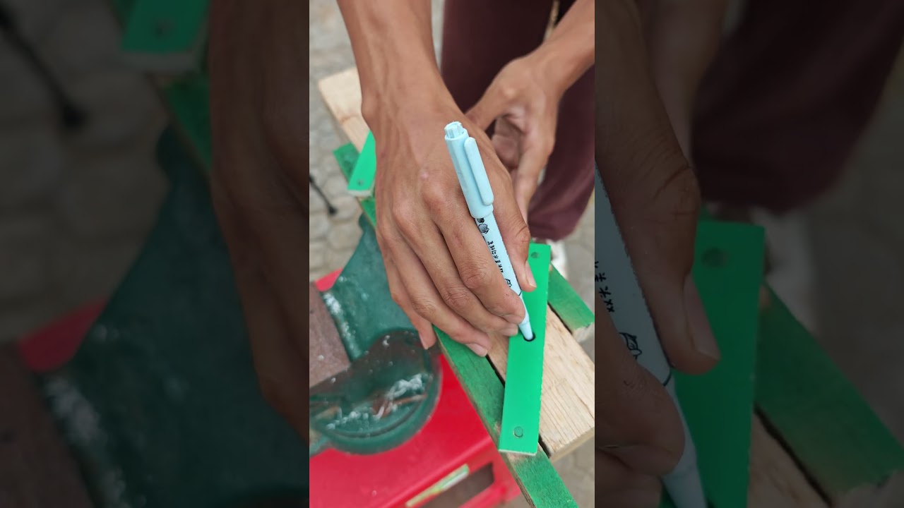 Quickly identify the center point and draw a line.