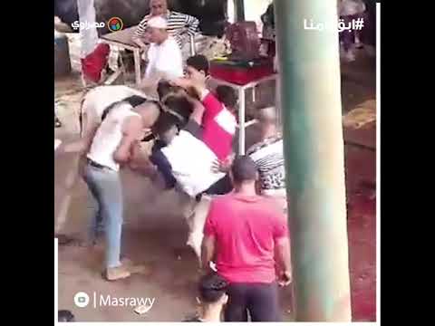 "بهجة الأضاحي"المصريون يحتفلون بعيد الأضحى أمام محال الجزارة