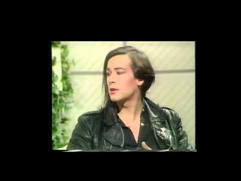 PHIL OAKLEY INTERVIEW 1982 : FRIDAY NIGHT SATURDAY MORNING SHOW