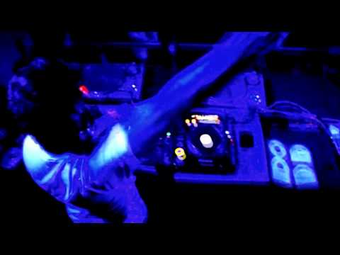 FRENCH KISS® 2.0: THE SEXINVADERS (PINK-PONG / Berlin)