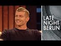 Fußball-Profi Toni Kroos spricht über das WM-Aus gegen Südkorea | Late Night Berlin | ProSieben