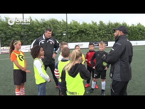 010nu - Voetballen in Overschie tegen pesten en ander asociaal gedrag