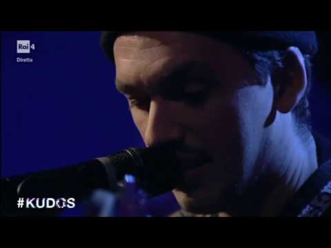 AINÉ - The Other Side - Live Acoustic