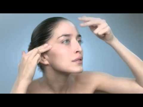 Maschera per pelle di faccia secca con limoni La faccia di ringiovanimento fa i bagagli a chi in 60 anni