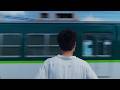 水平線、京阪電車を舞台に撮影した新曲「夏のカーブ」のMV公開【コメントあり】